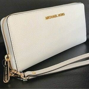 NWOT Michael Kors Women Jet Set Travel Leather Continental Wallet,Light Cream OS